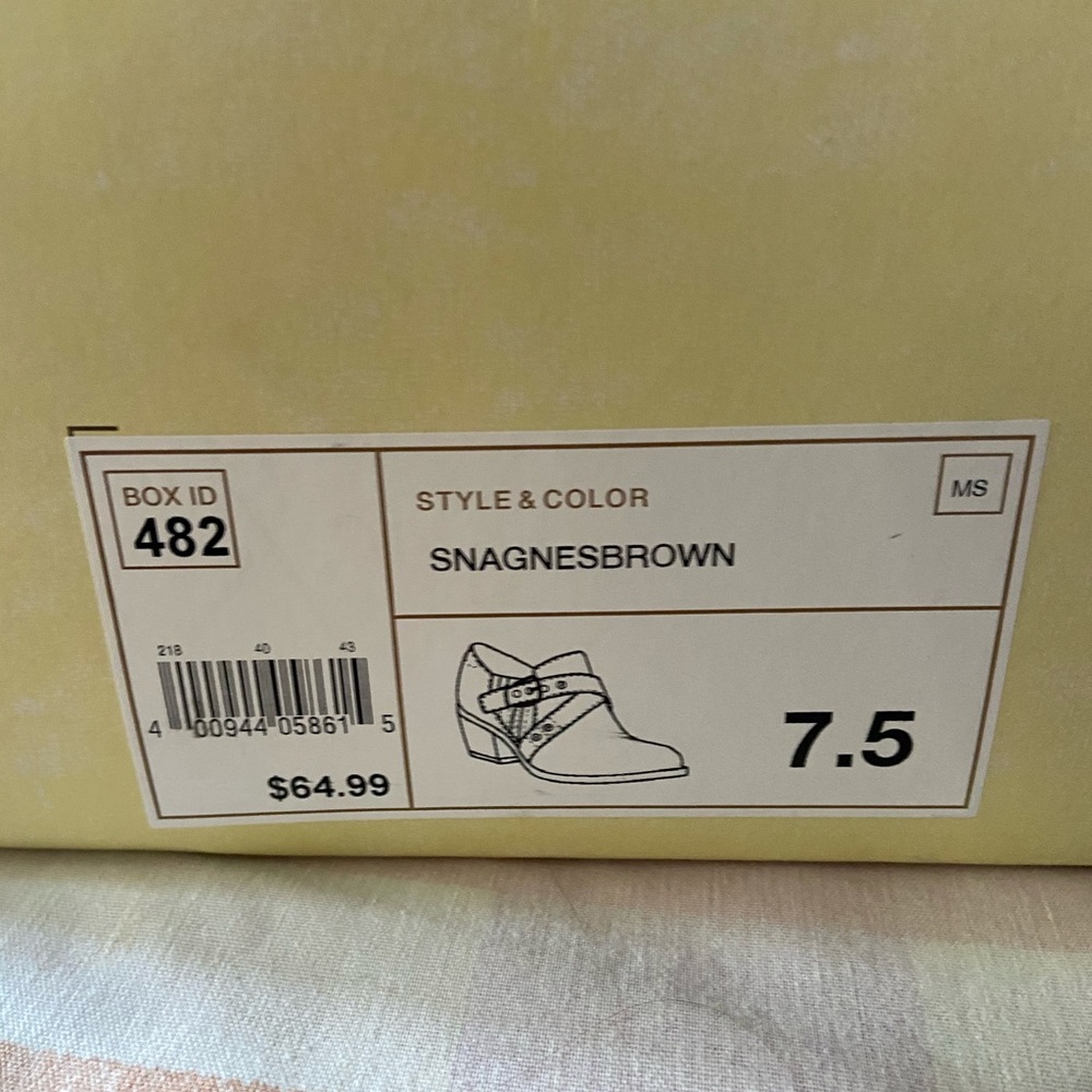 Like new in box booties size 7.5